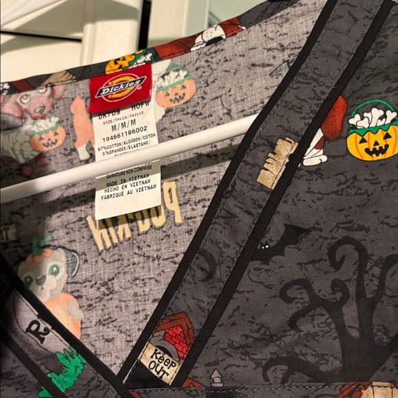 Halloween Print Scrub Tops - Picture 4 of 7